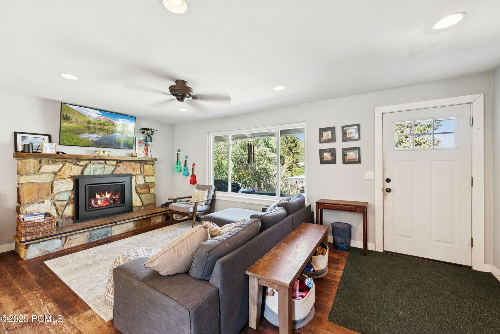 Property Photo: 130 Parkview Drive UT 84098