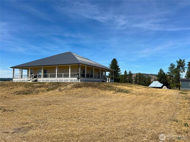 Property Photo: 1475 Havillah Road WA 98855