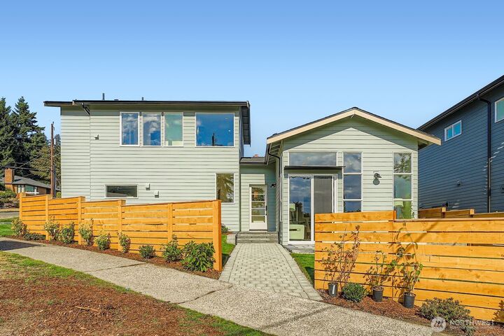8800  41st Avenue SW  Seattle WA 98136 photo