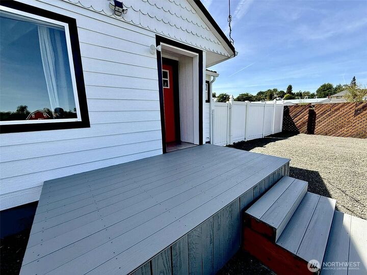 Property Photo:  112 SE 15th  OR 97862 