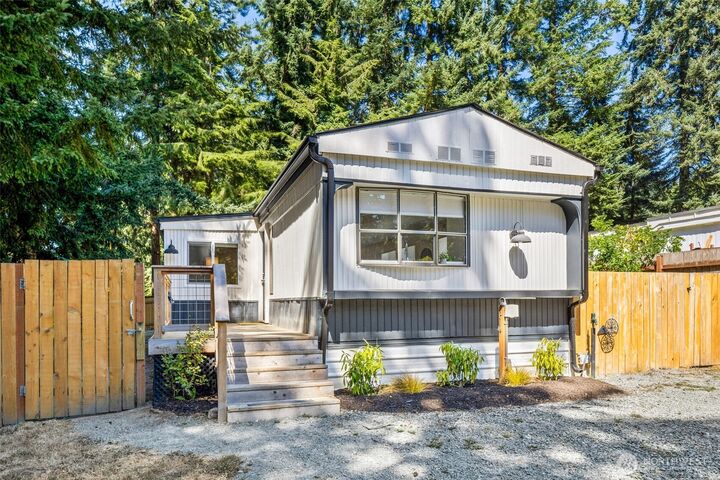 1527  Roy Road  Freeland WA 98249 photo