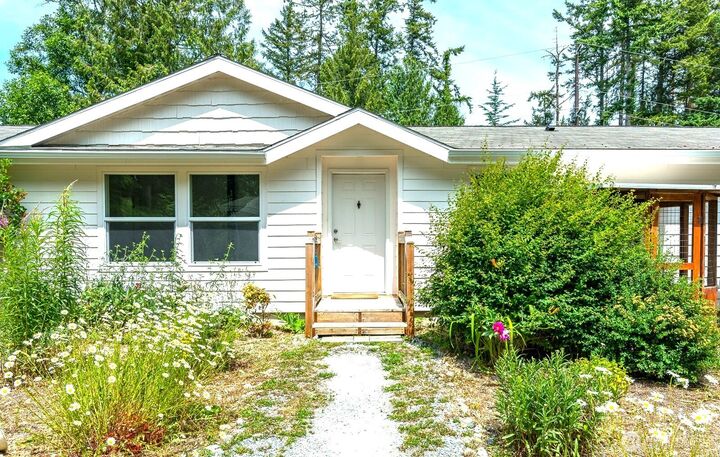 Property Photo:  815  New Morning Road  WA 98282 