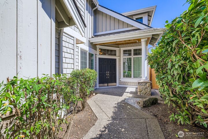 Property Photo:  922  274th Place SE  WA 98075 