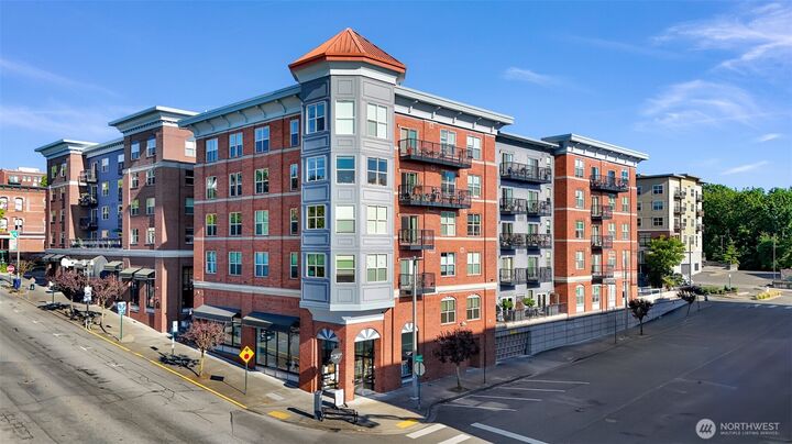 Property Photo: 910 Harris Avenue 208 WA 98225