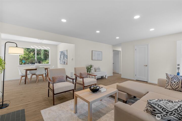 Property Photo: 518 N 166th Street WA 98133