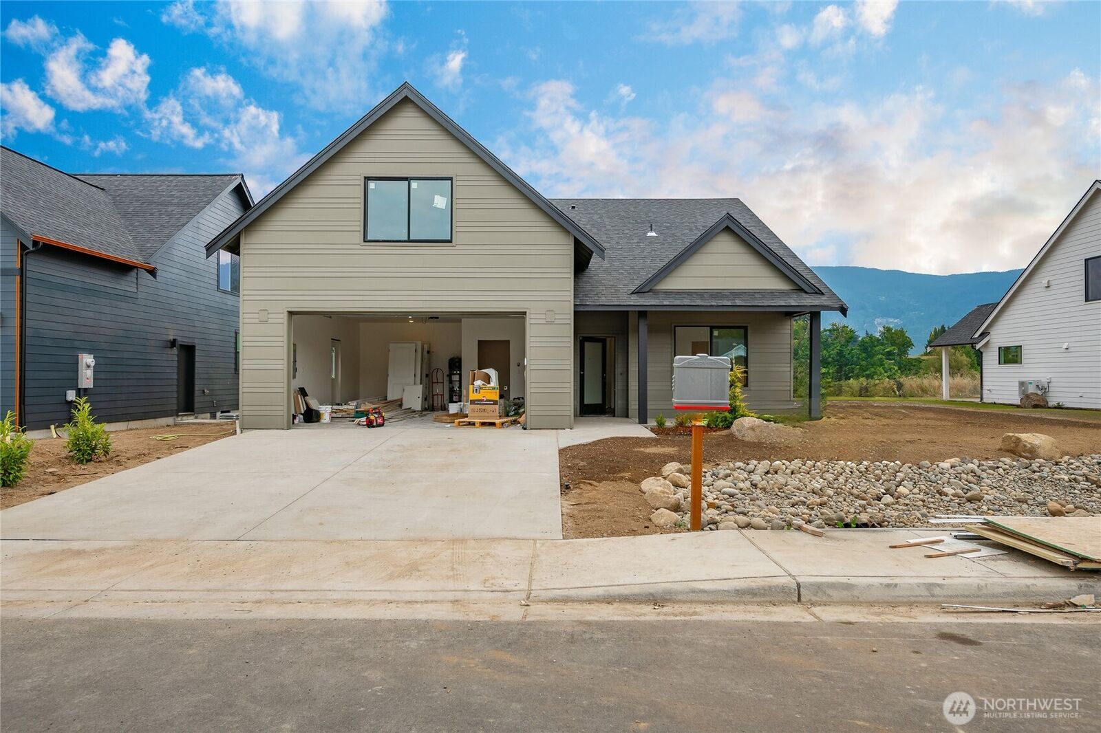 Property Photo:  714 E 5th Street  WA 98276 