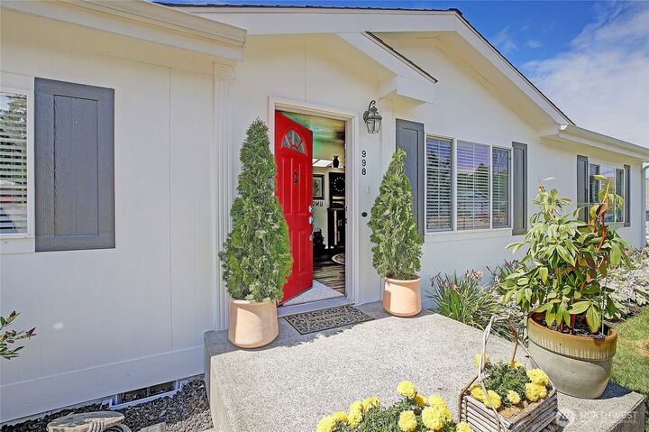 Property Photo:  998  Circle Drive  WA 98282 