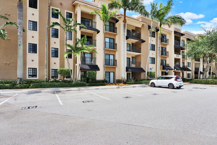 Property Photo:  4905 Midtown Lane 2102  FL 33418 
