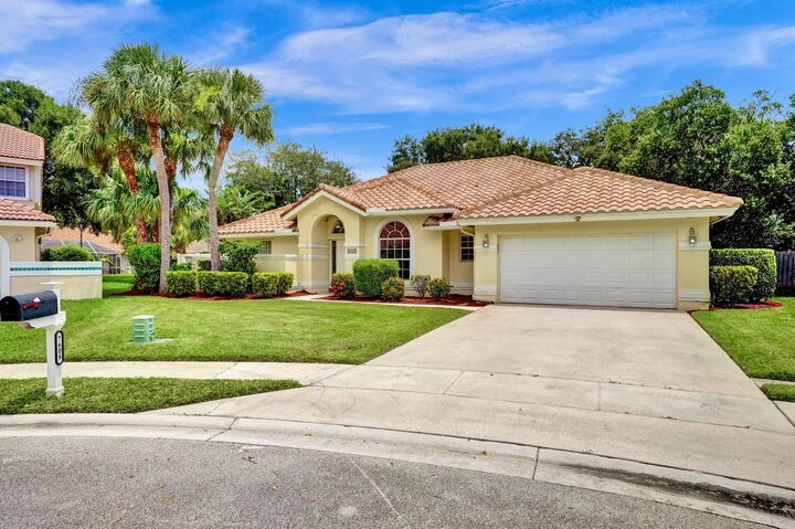 Property Photo:  7608 Monclair Court  FL 33467 