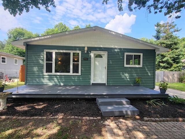 Property Photo: 1900 Manorhaven Street MI 48462