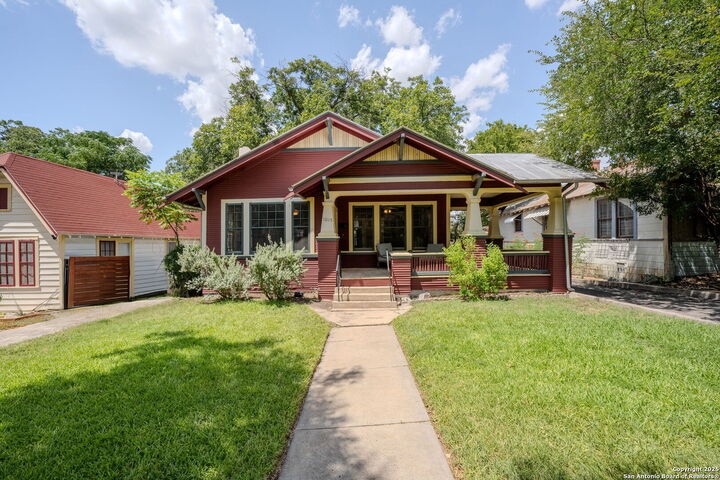 1015 W Gramercy  San Antonio TX 78201 photo