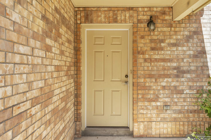 Property Photo:  16914 Union Cavern  TX 78247 