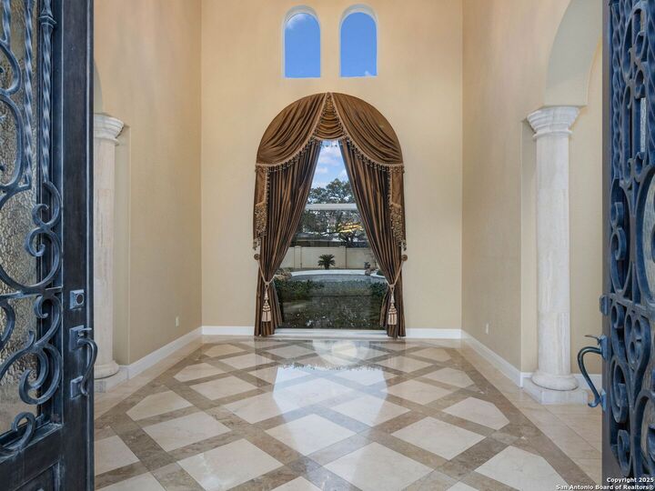 Property Photo:  202 Wellesley Loop  TX 78231 
