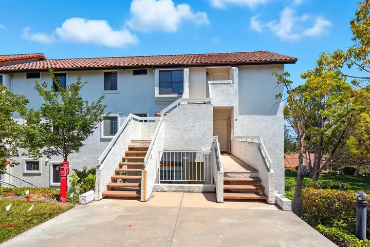 16430 Avenida Venusto D  San Diego CA 92128 photo