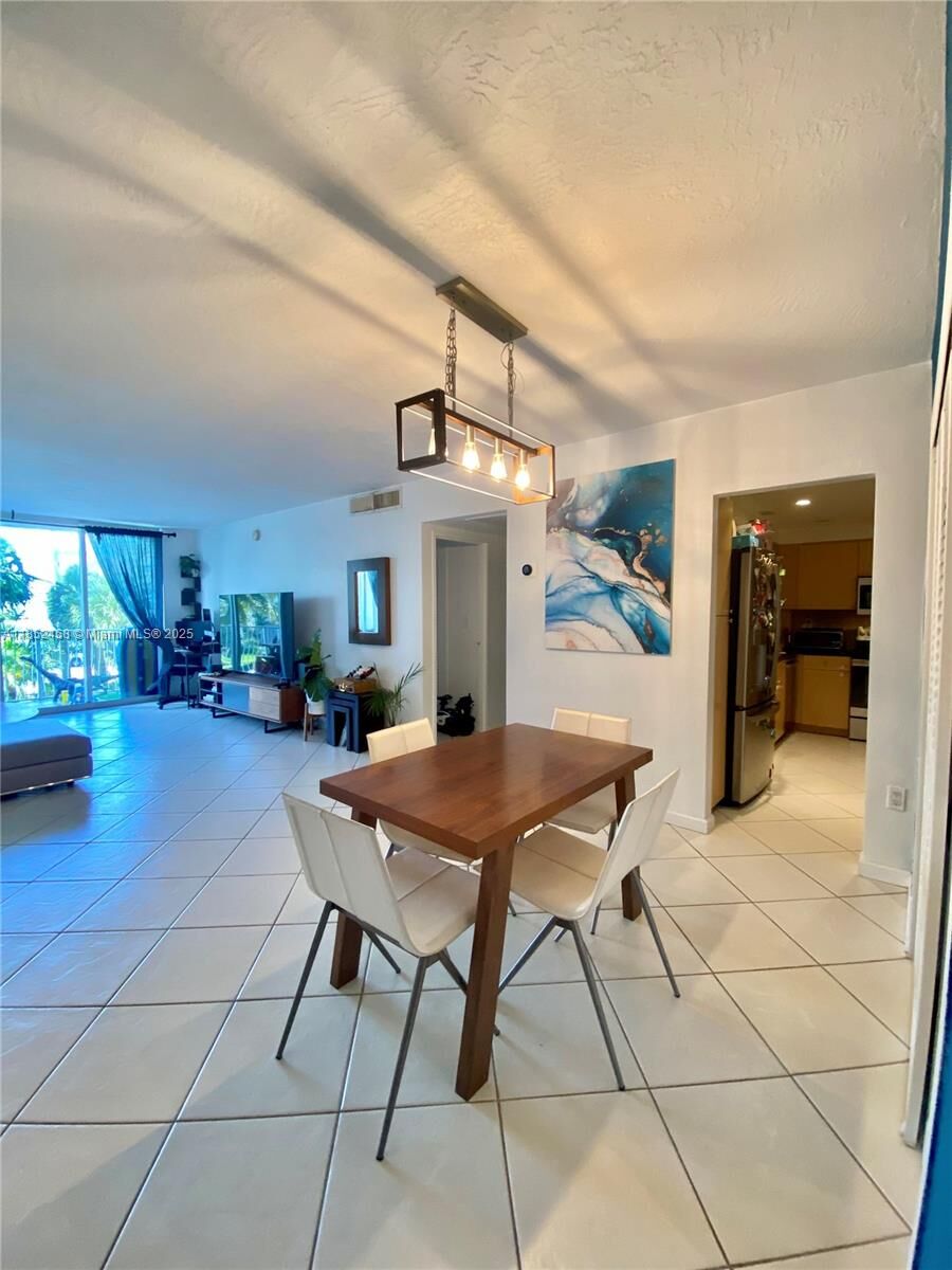 Property Photo:  10350 W Bay Harbor Dr 2L  FL 33154 