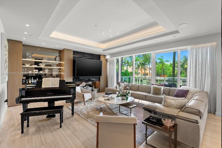 4701 N Meridian Ave 126  Miami Beach FL 33140 photo