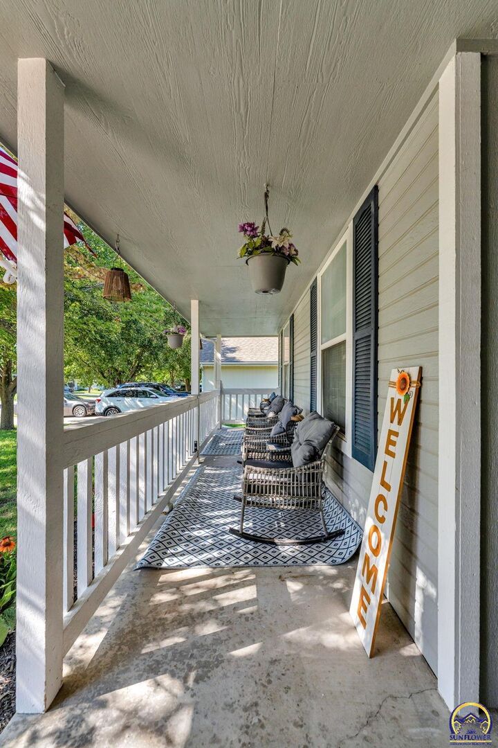 Property Photo:  2604 SW Ancaster Rd  KS 66614 