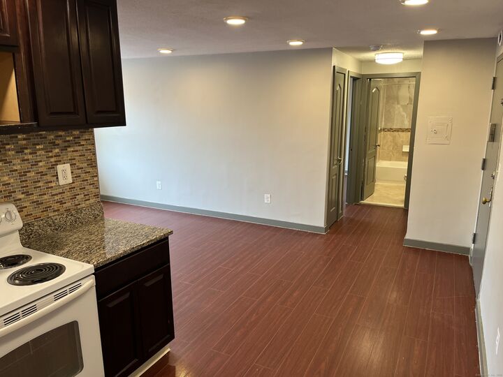 Property Photo:  32 Cook Avenue D28  CT 06451 
