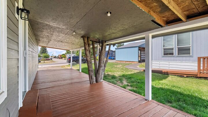 Property Photo:  2201 N Craig Rd 274  WA 99224 