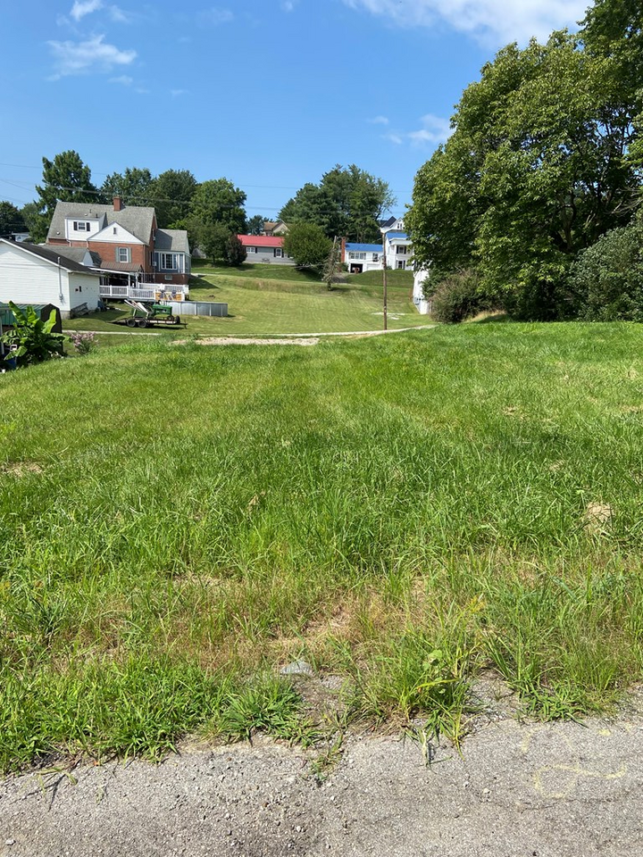 Property Photo:  509 3rd St  OH 45692 