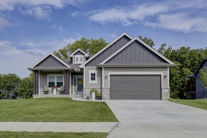1711 Blackthorn Street  Council Bluffs IA 51503 photo