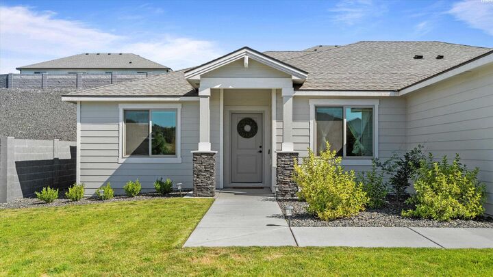 6354 W 32nd Ave  Kennewick WA 99338 photo