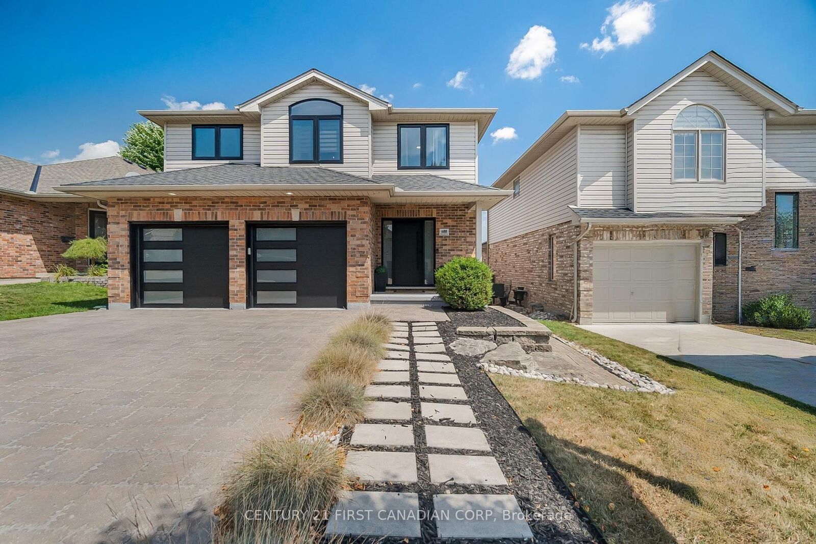 Photo de la propriété: 688 Clearwater Crescent ON N5X 4J7