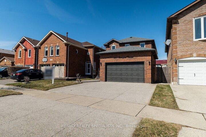 Property Photo: 3455 Cherrington Crescent ON L5L 5B9