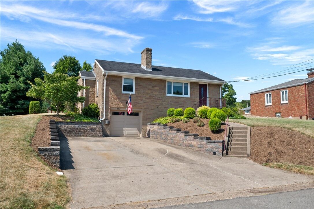 Property Photo:  410 Neola Cir  PA 15237 