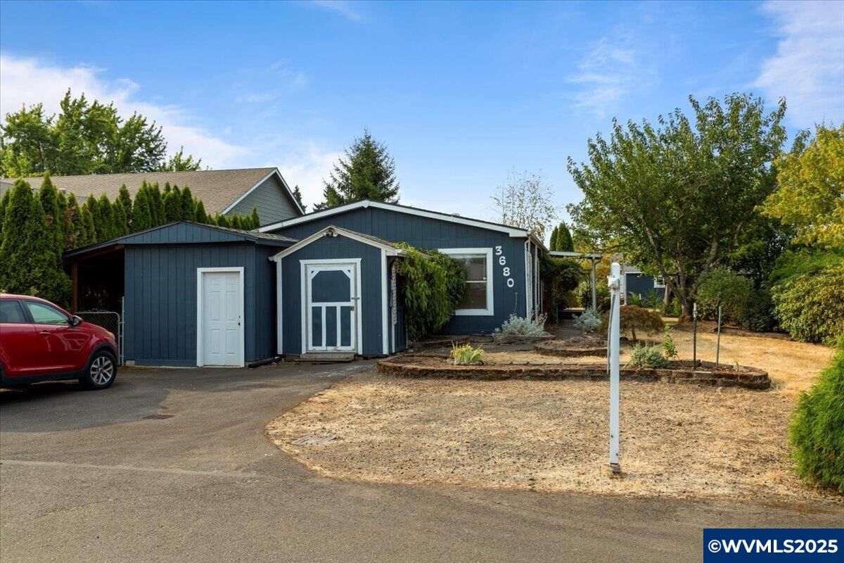 Property Photo: 3680 Osborn Av NE OR 97301