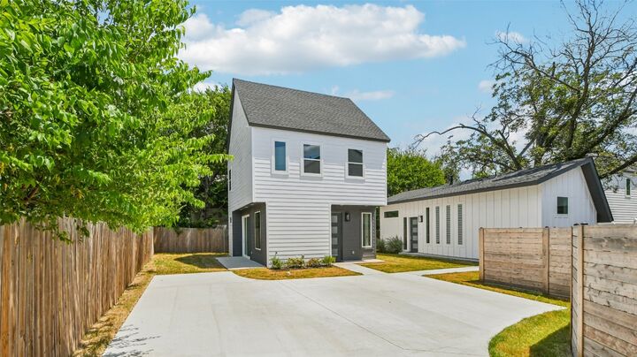 Property Photo:  106 W Fawnridge Drive 2  TX 78753 