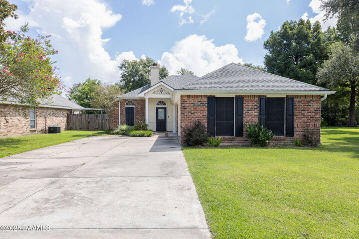 Property Photo: 204 E Weeks Drive LA 70592