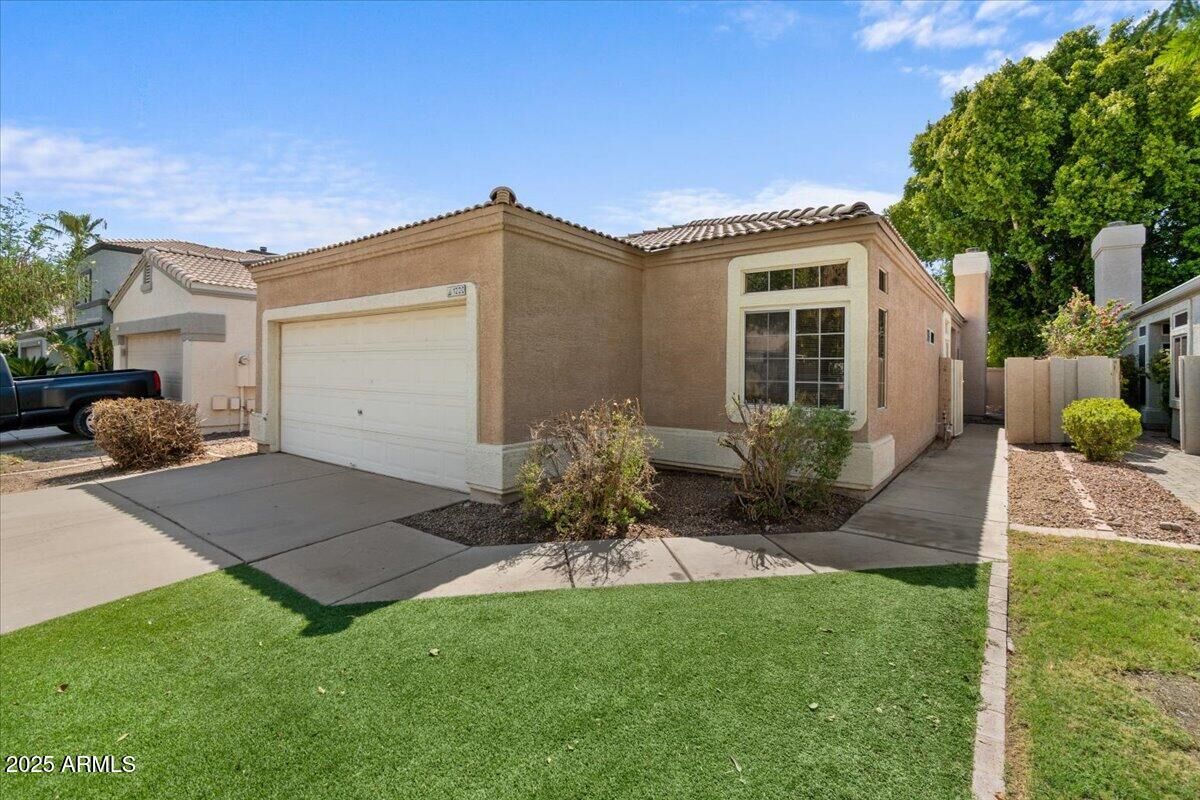 Property Photo: 1220 N Cliffside Drive AZ 85234