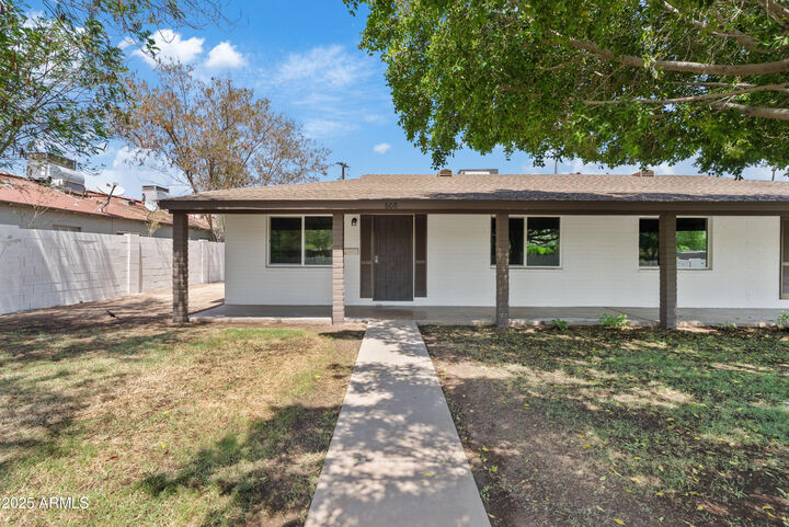 Property Photo:  610 E San Juan Avenue  AZ 85012 