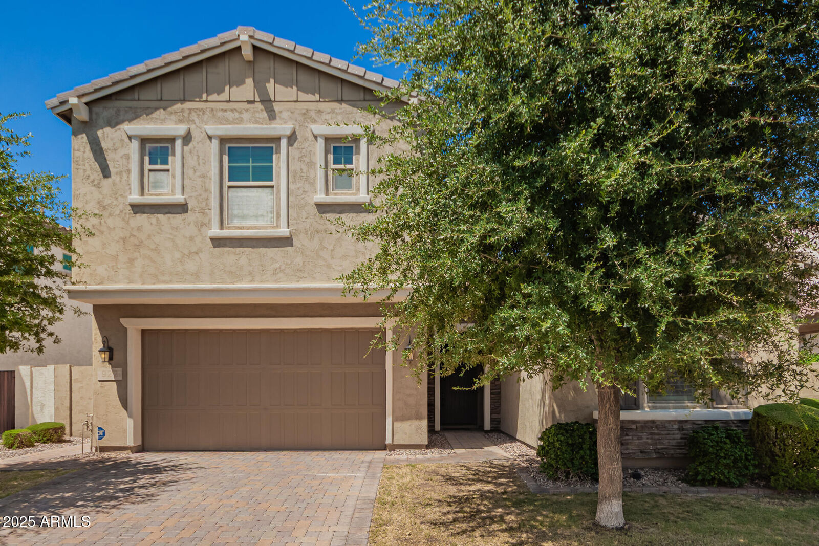 Property Photo: 922 W Yellowstone Way AZ 85248