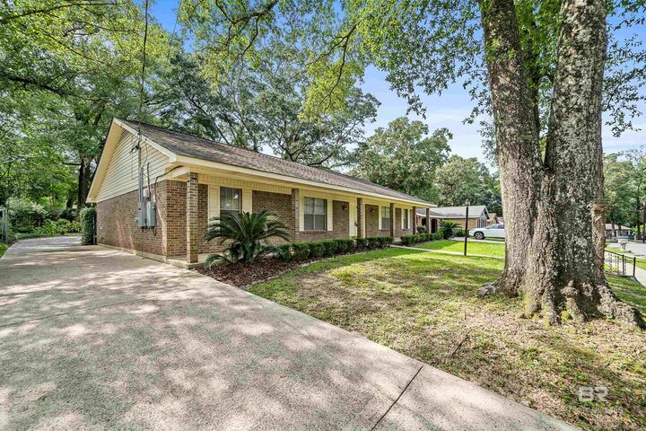 Property Photo:  2308 W Lantern Lane  AL 36693 