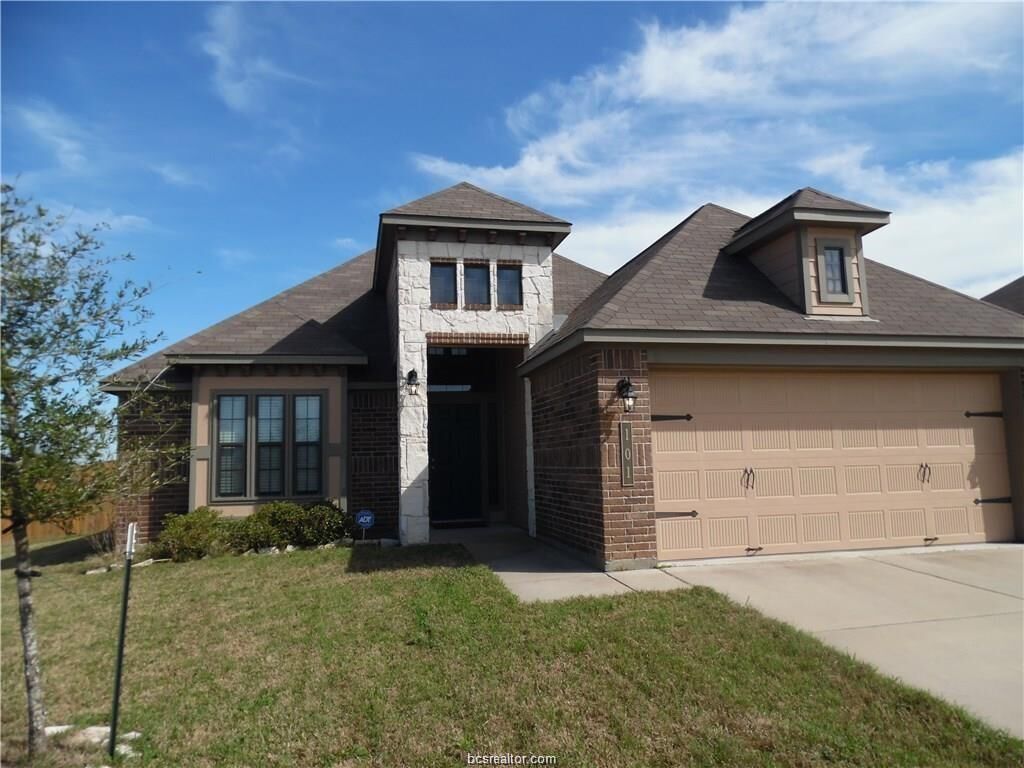 Property Photo: 101 Garnet Court TX 77868-3053