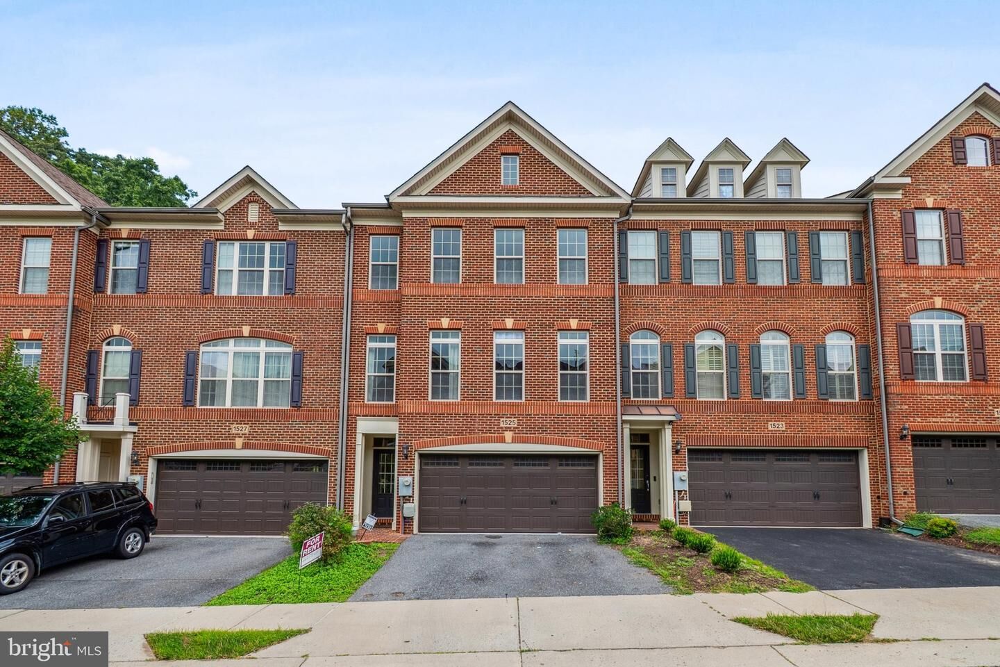 Property Photo: 1525 Rabbit Hollow Place MD 20906