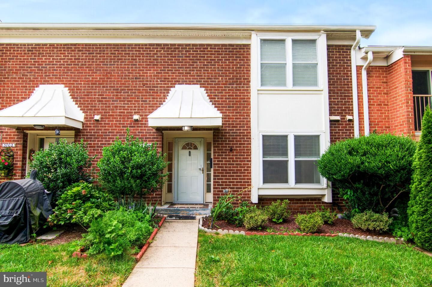 Property Photo: 3704 Persimmon Circle VA 22031