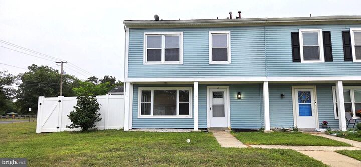 Property Photo:  2 Little Court  NJ 08081 
