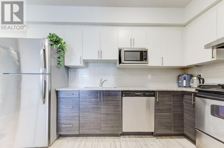 Property Photo:  258A Sunview Street 1113  ON N2L 0H6 