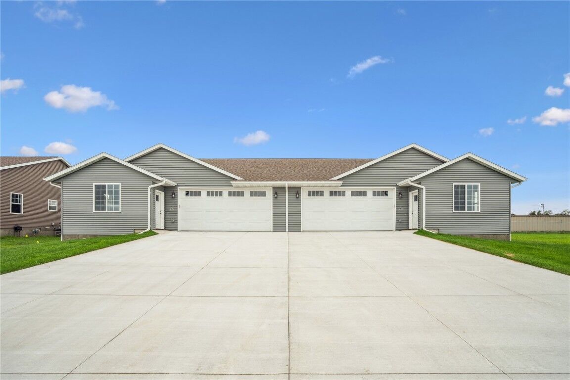 Property Photo:  201 William Way  IA 52315 