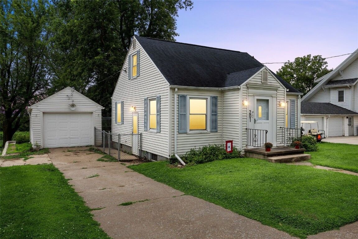 Property Photo: 201 South Street IA 52345