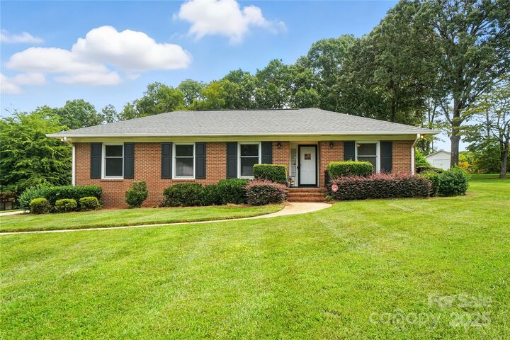 2111 Linalda Court  Charlotte NC 28214 photo