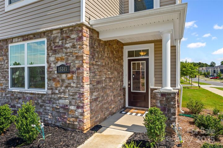 Property Photo:  15345 Braid Meadow Drive  NC 28278 