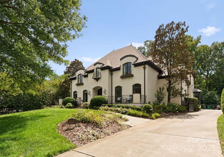 Property Photo:  1610 Twiford Place  NC 28207 
