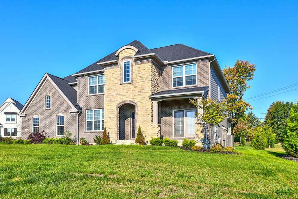 Property Photo:  5017 Ainsley Drive  OH 45040 