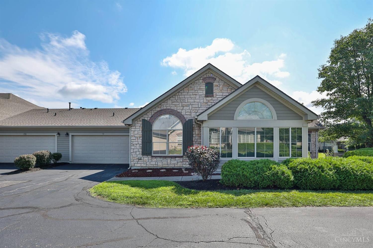 Property Photo:  1396 Cotswold Lane  OH 45013 