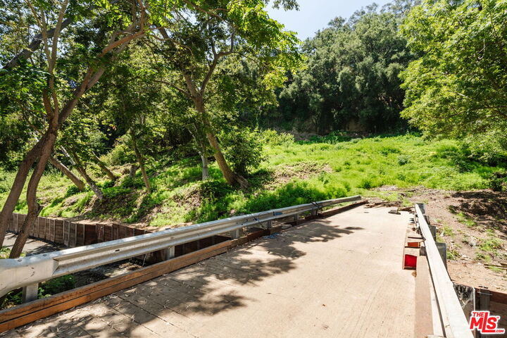 Property Photo: 641 Hightree Rd CA 90402