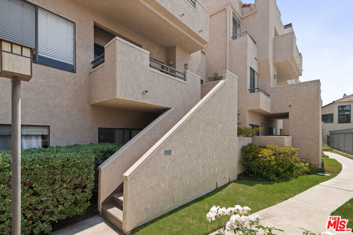 Property Photo:  221 McAfee Ct  CA 91360 
